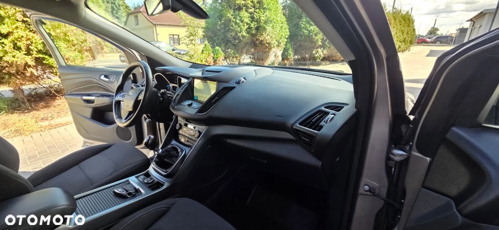 Ford Kuga 1.5 EcoBoost 2x4 Titanium - 34