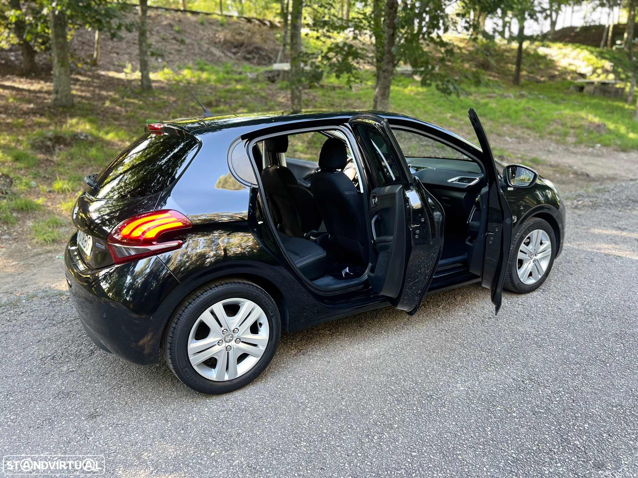 Peugeot 208 1.2 PureTech Style - 10