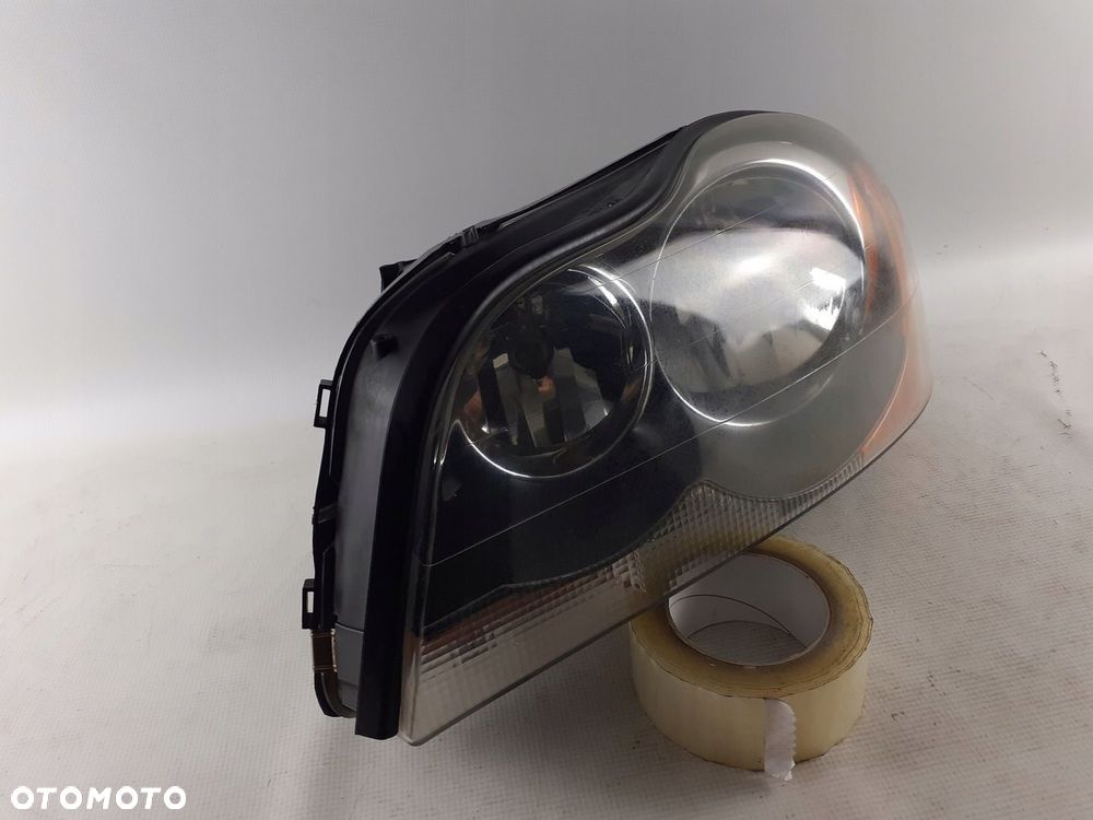 Lampa L+P przód Volvo XC90 02-06r - 2