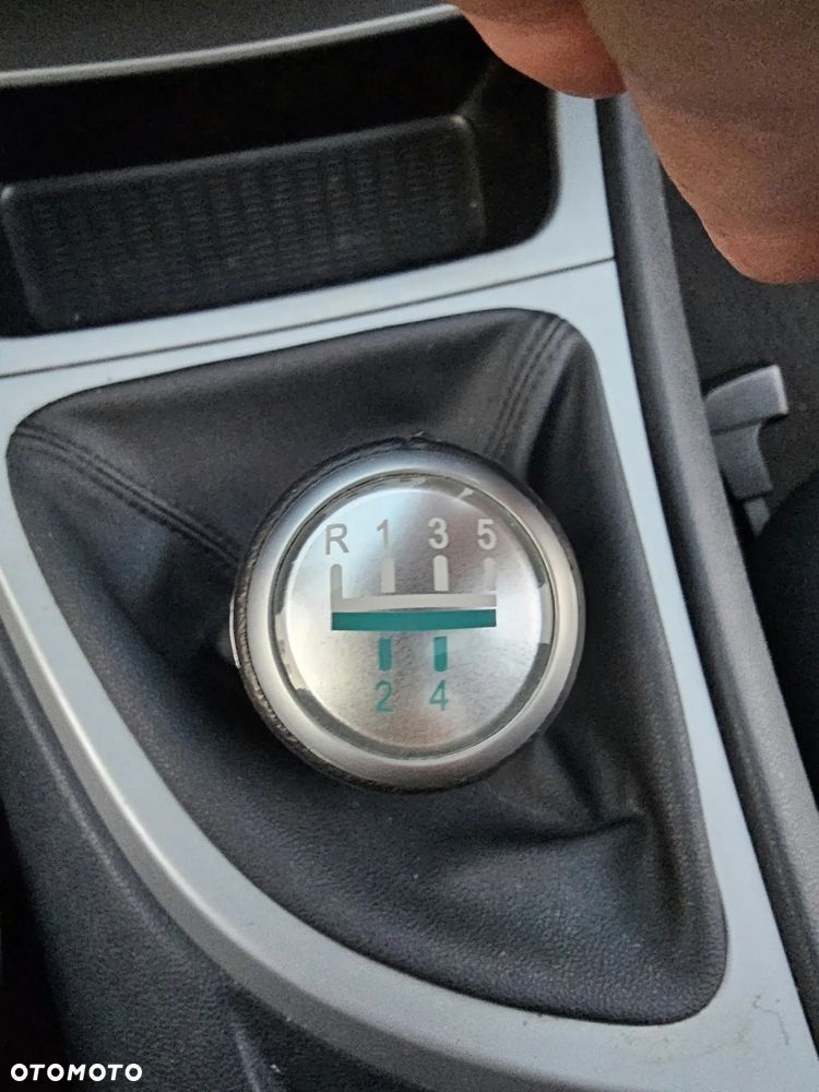 BMW Seria 1 116i - 23