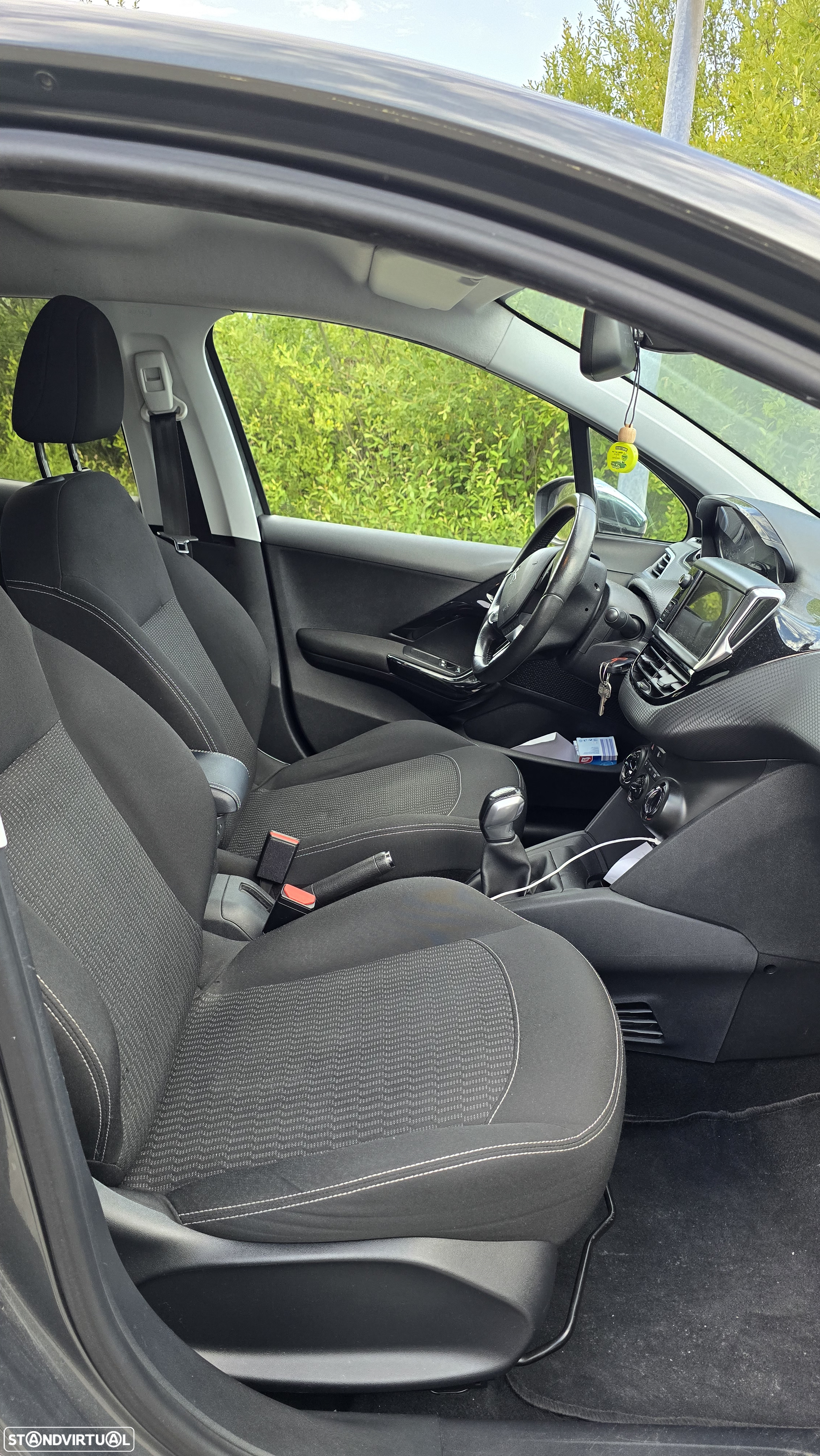 Peugeot 208 1.2 PureTech Style - 13