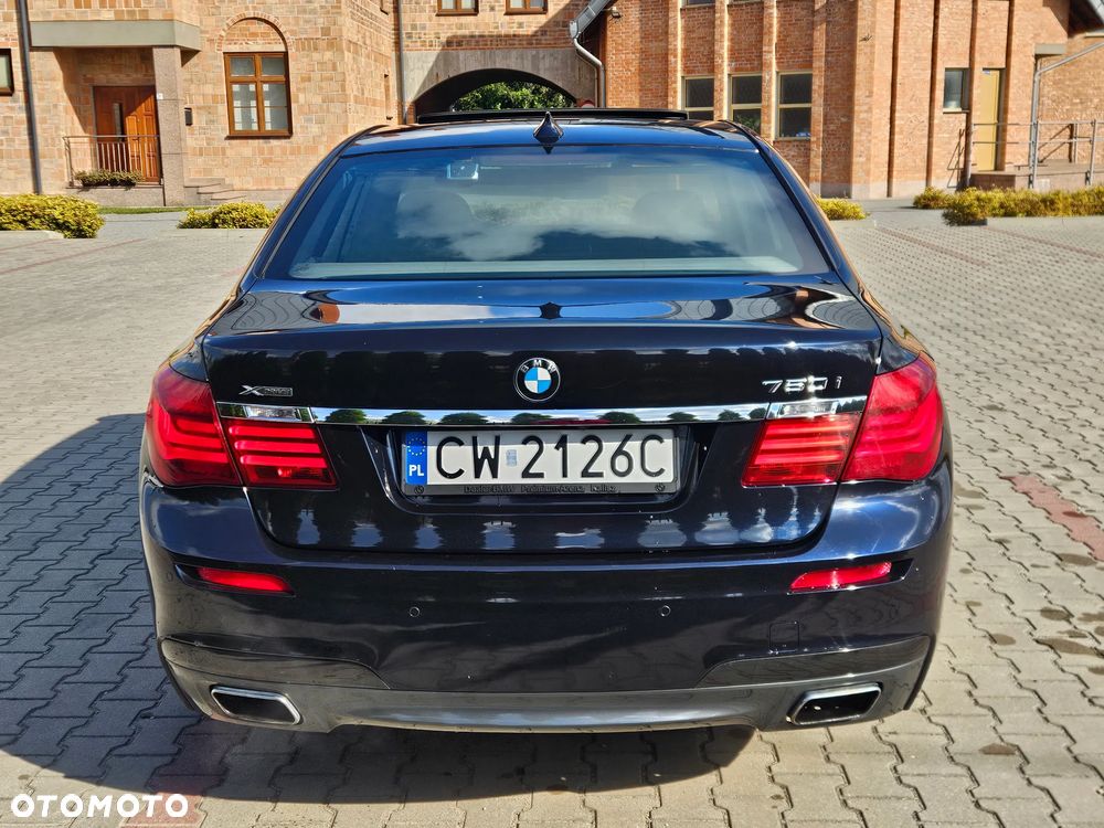 BMW Seria 7 750i xDrive Edition Exclusive - 29
