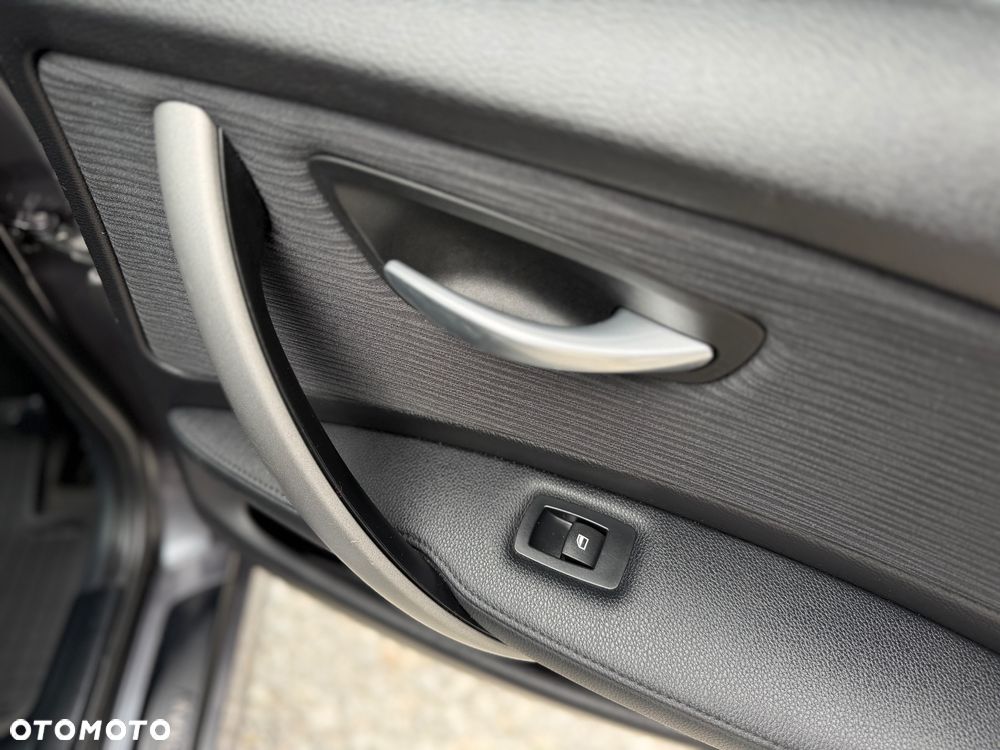 BMW Seria 1 116i - 23