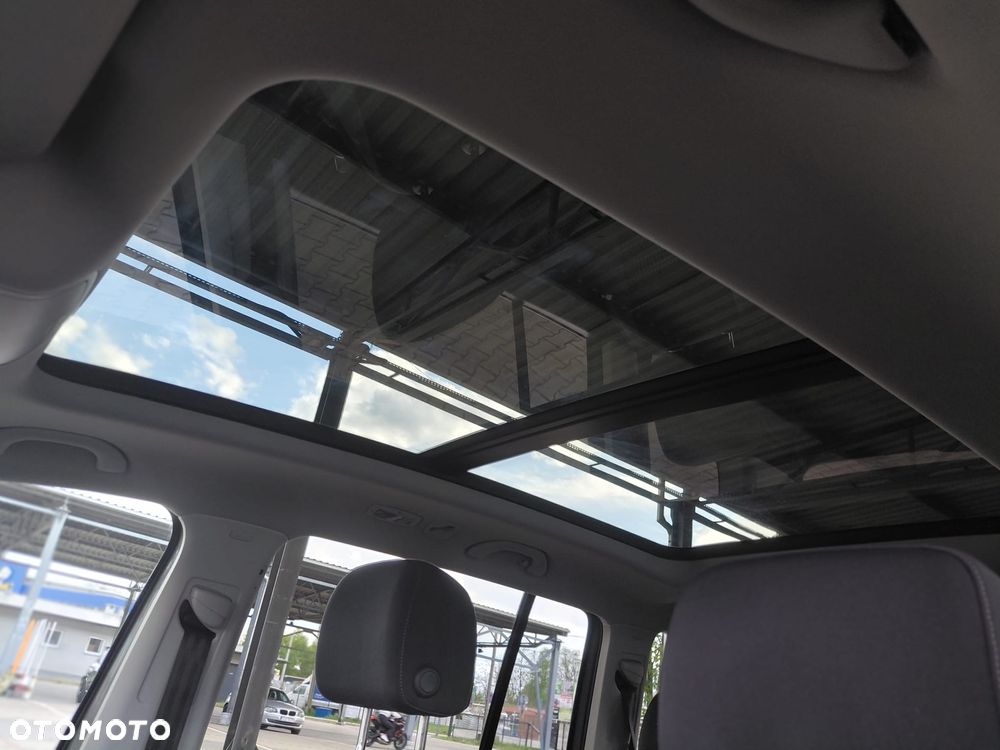 Volkswagen Touran 2.0 TDI DPF BlueMotion Technology Life - 17
