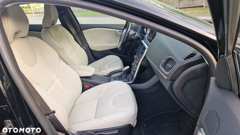 Volvo V40 D3 Geartronic Summum - 7