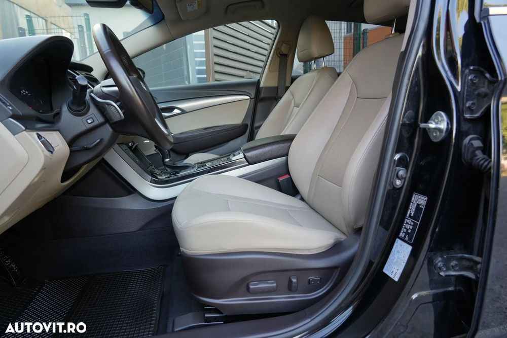Hyundai i40 Kombi 1.7 CRDi DCT Premium - 10