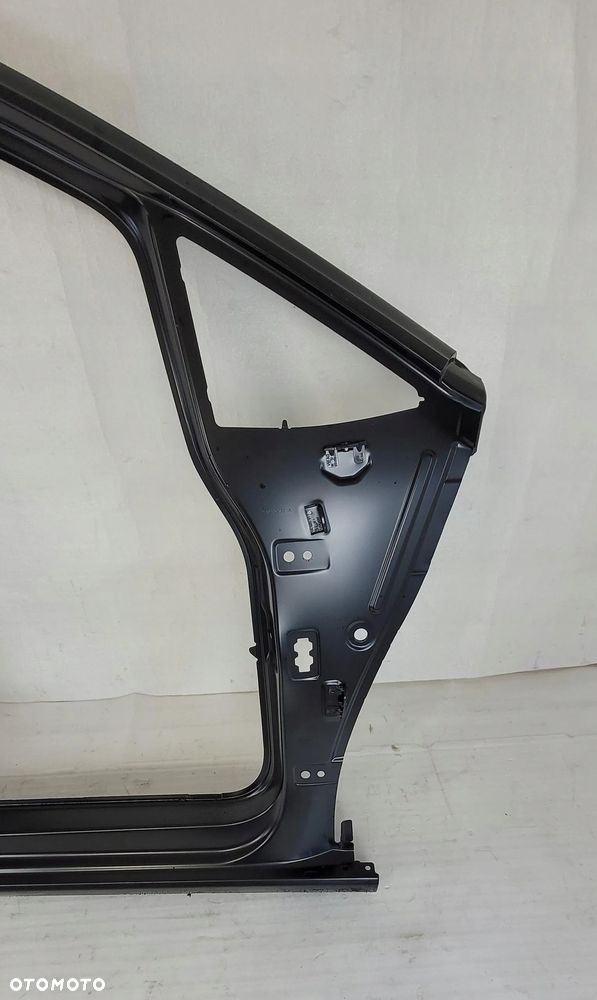 POSZYCIE PRAWE VW TOURAN II 2015- 5TA809606A - 2