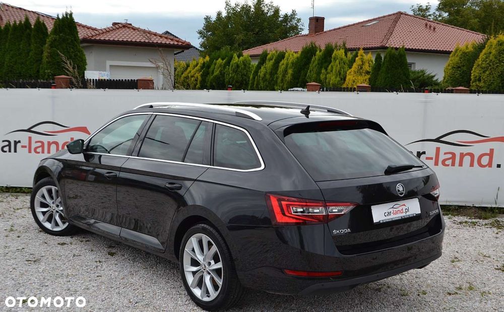 Skoda Superb Combi 2.0 TDI DSG Premium Edition - 10