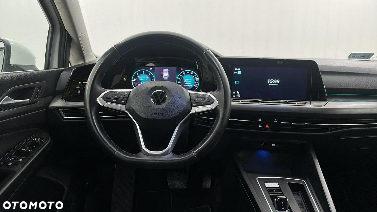 Volkswagen Golf - 10