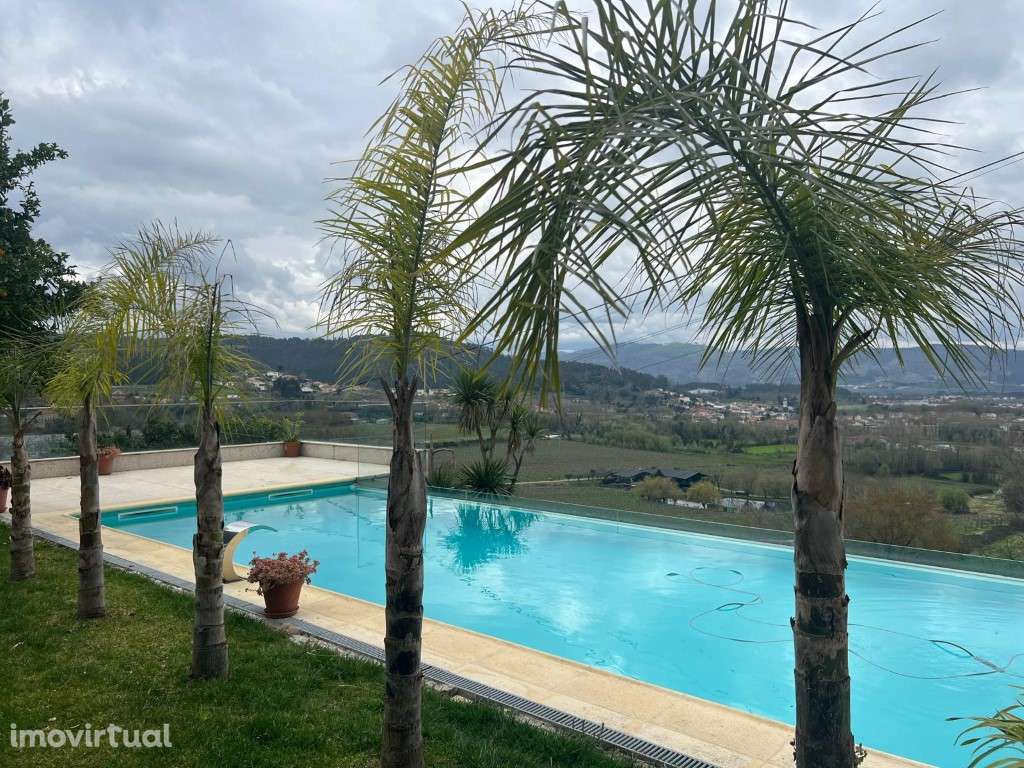 Moradia T5 com piscina em Braga - Grande imagem: 3/23