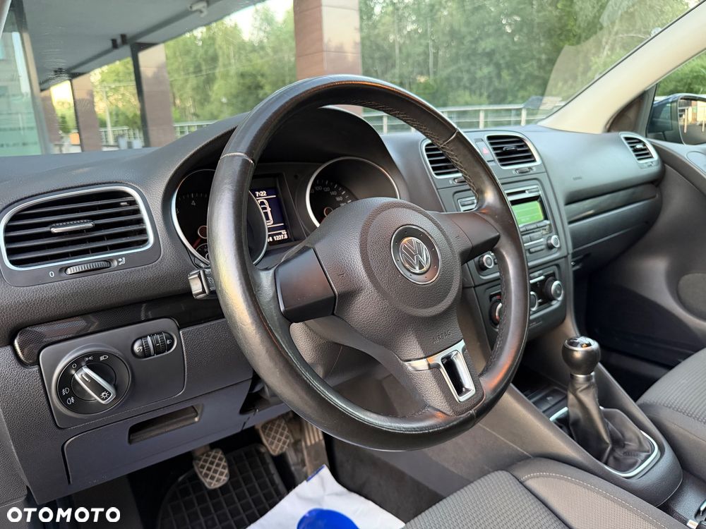 Volkswagen Golf - 29