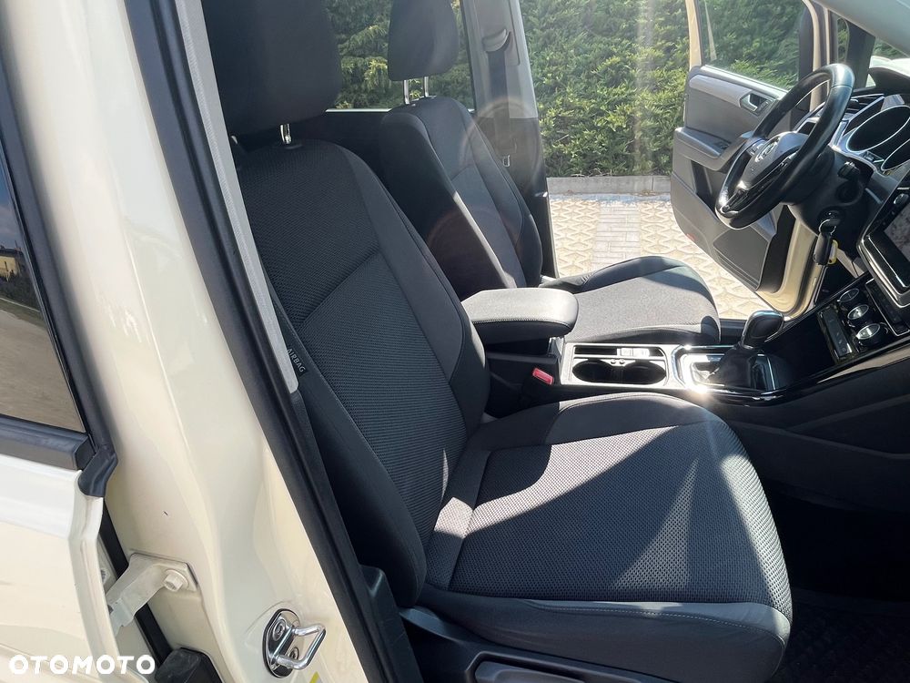 Volkswagen Touran 2.0 TDI SCR DSG Trendline - 21