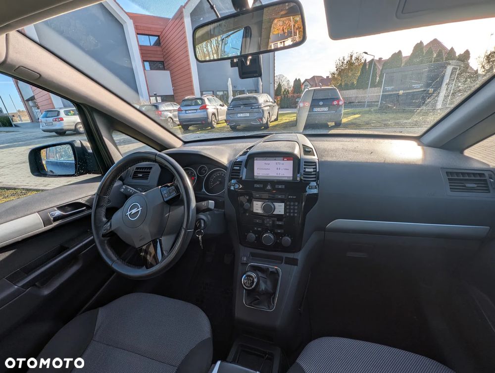 Opel Zafira 1.8 Cosmo - 4
