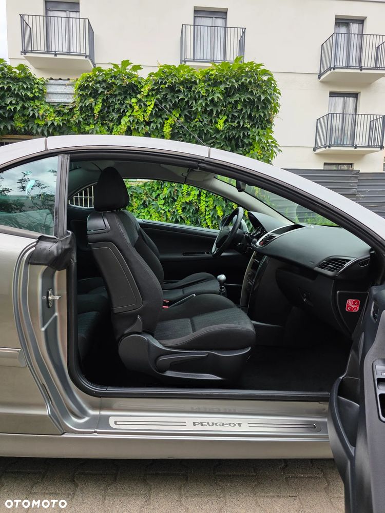 Peugeot 207 CC 1.6 Intense - 10