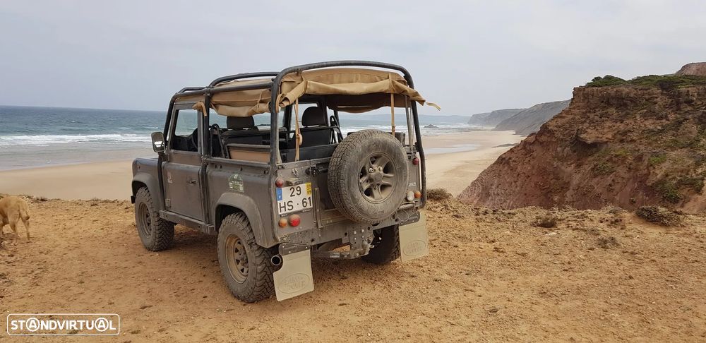 Land Rover Defender - 33