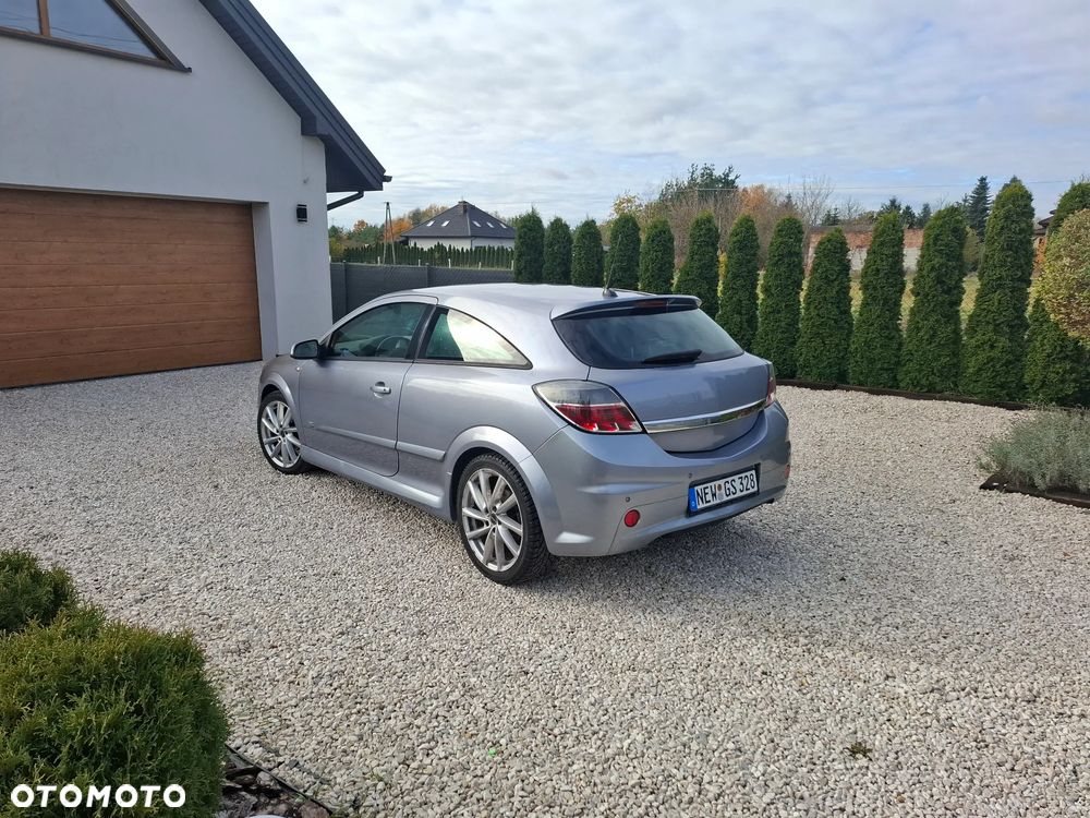 Opel Astra GTC 1.8 Cosmo - 13