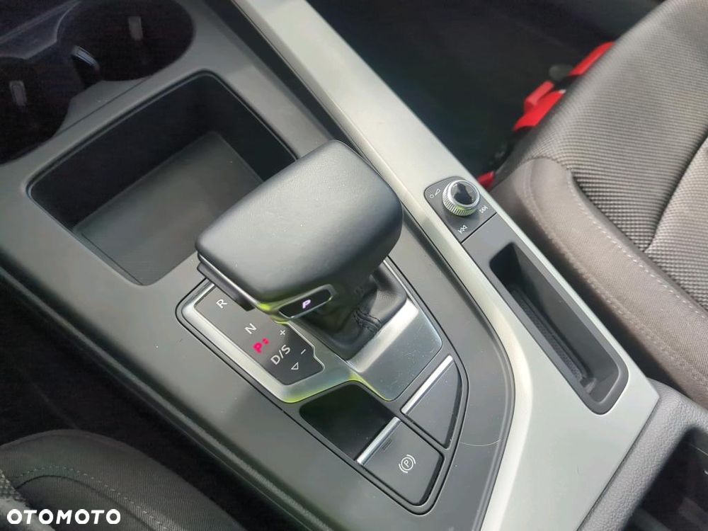 Audi A4 Limousine 35 TFSI mHEV S Line S tronic - 10