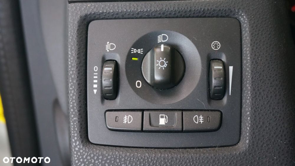 Volvo C30 1.6D Momentum - 22