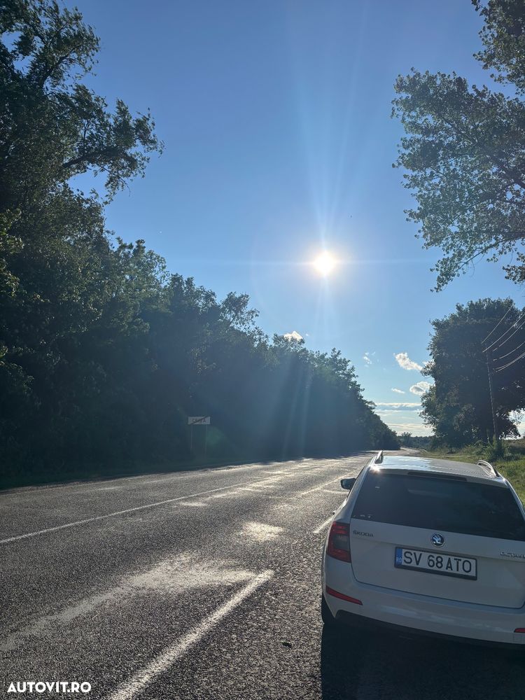 Skoda Octavia 2.0 TDI DSG Ambition - 4