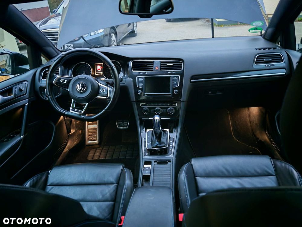 Volkswagen Golf - 8