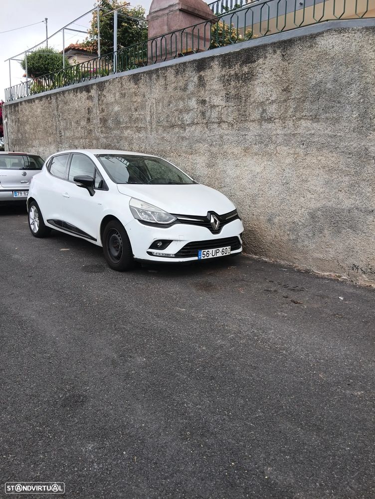 Renault Clio - 1
