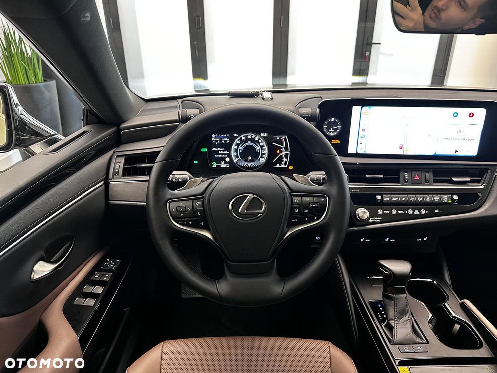 Lexus ES - 7