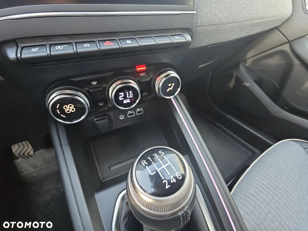 Renault Clio 1.0 TCe Techno - 24