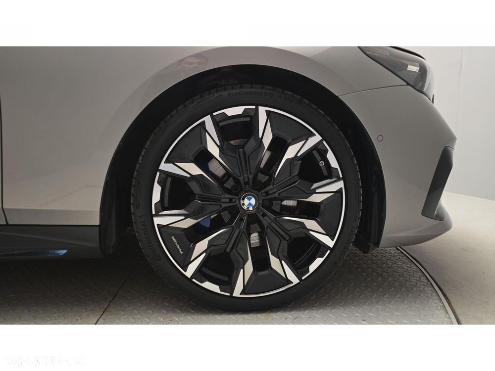 BMW Seria 5 - 25