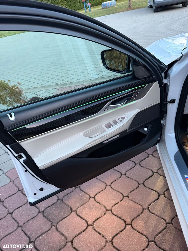 BMW Seria 7 740i - 2