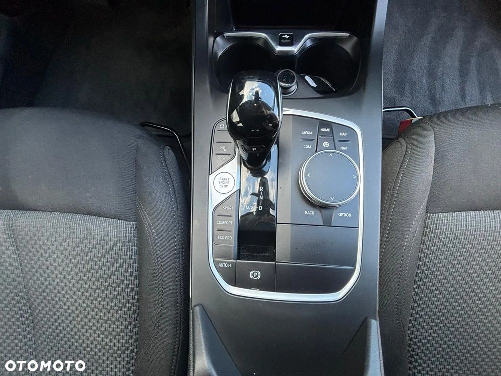 BMW Seria 1 118i Advantage - 21