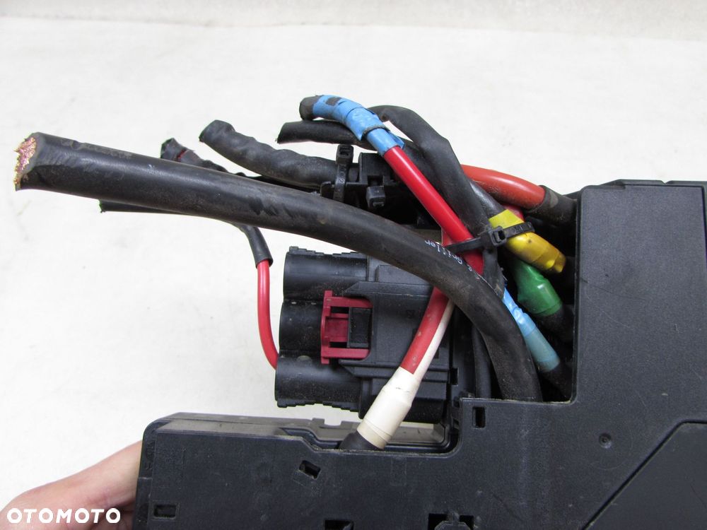 MERCEDES W204 LIFT 12-18 MODUL KLEMA AKUMULATORA SKRZYNKA BEZPIECZNIKOW A2075400740 - 6