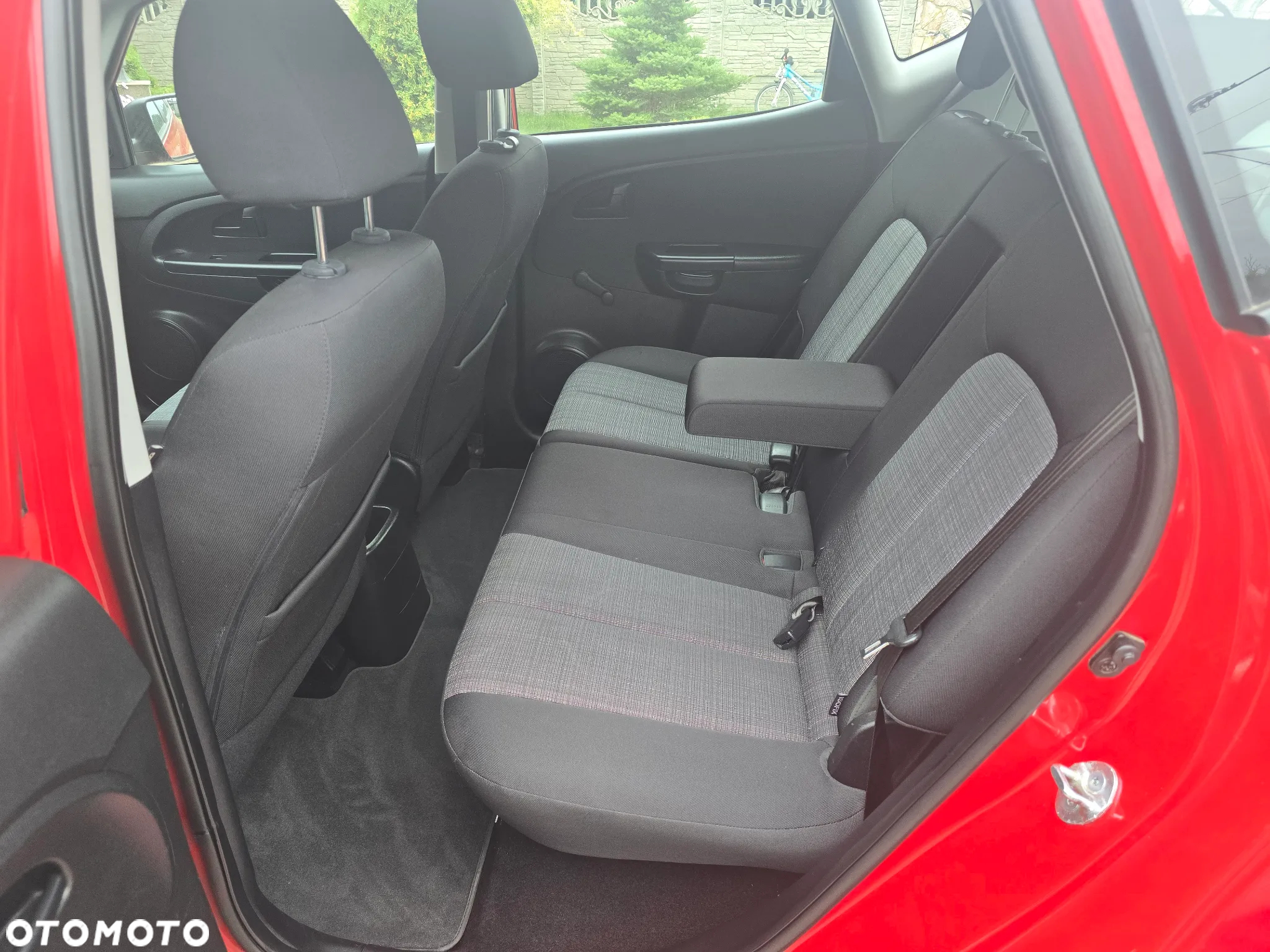 Kia Venga 1.4 CVVT Vision - 9
