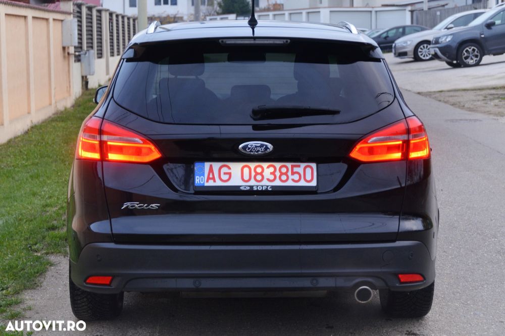 Ford Focus 2.0 TDCi Powershift Titanium - 9
