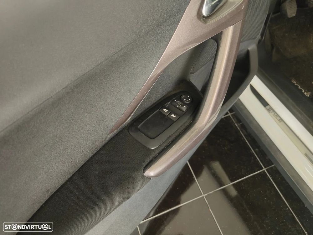 Peugeot 2008 PureTech 82 Style - 10