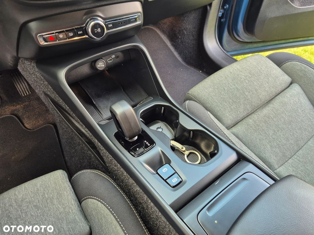 Volvo XC 40 B3 Core - 33