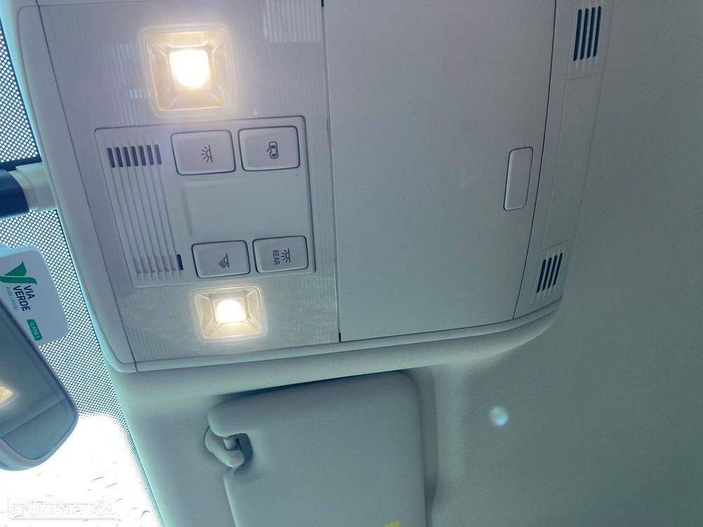 VW Passat Variant 1.6 TDI Confortline DSG - 19