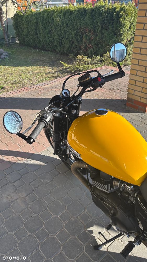 Triumph Bonneville - 21