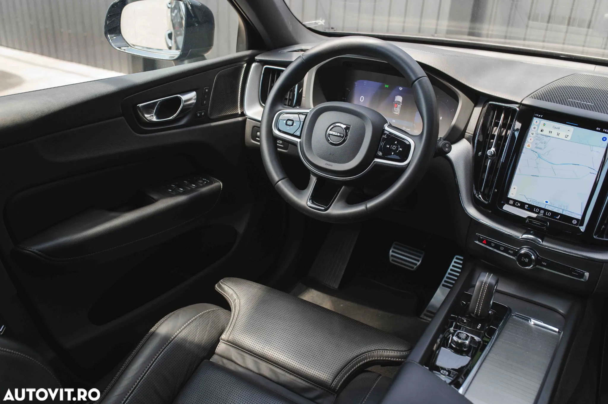 Volvo XC 60 B4 MHEV AT8 AWD R-Design - 35