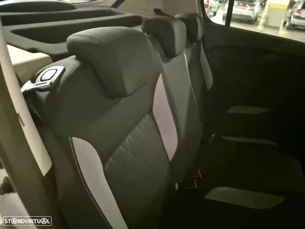 Dacia Sandero 0.9 TCe Stepway - 37