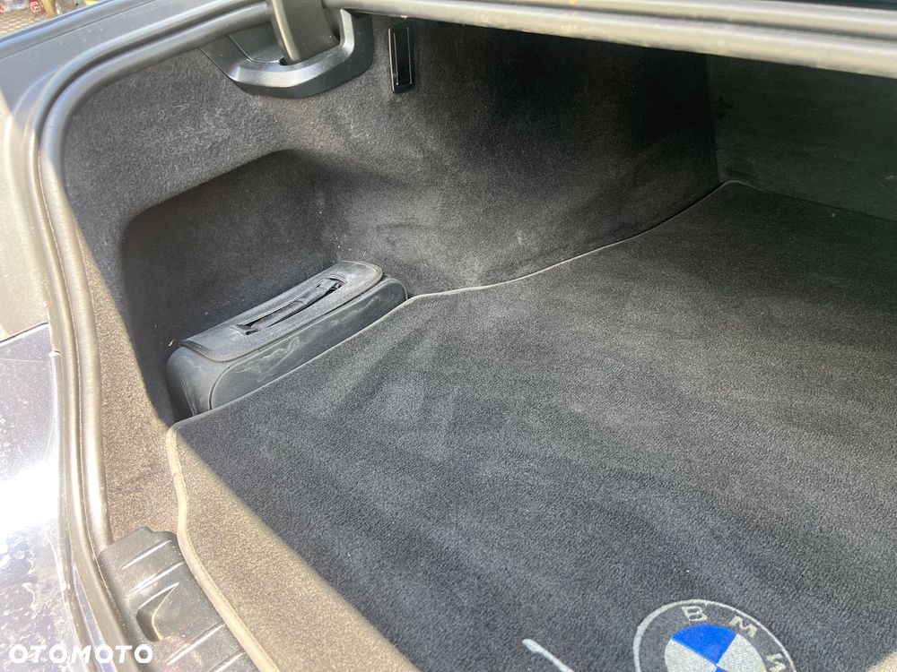 BMW Seria 7 745e - 3