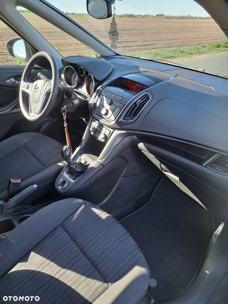 Opel Zafira - 12