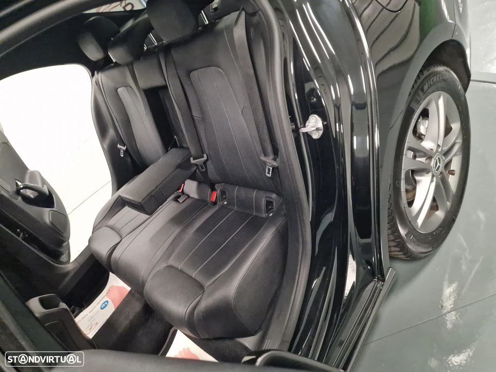 Mercedes-Benz A 180 Limousine d Style Plus Aut. - 23