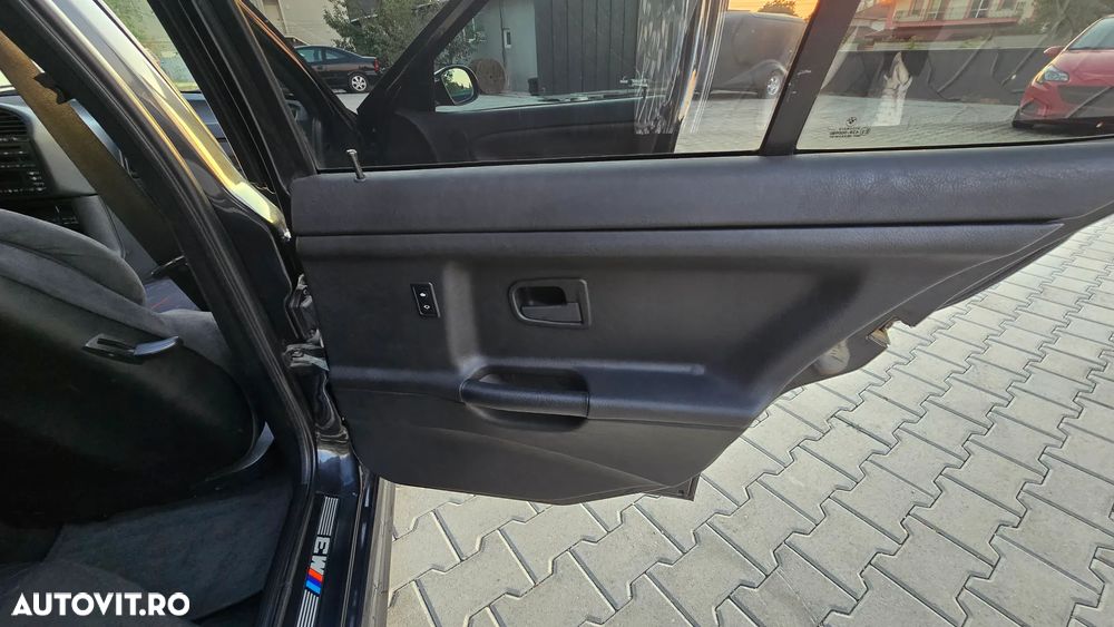 BMW Seria 3 - 33