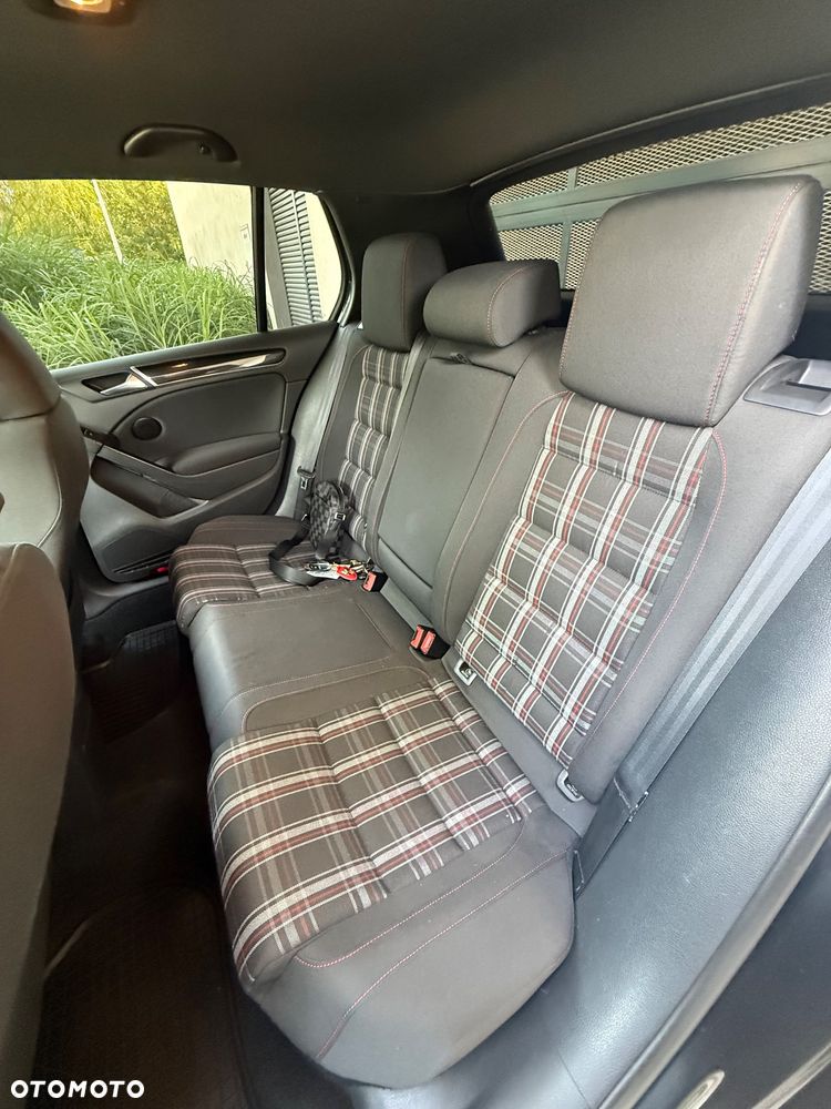 Volkswagen Golf 2.0 GTI - 21