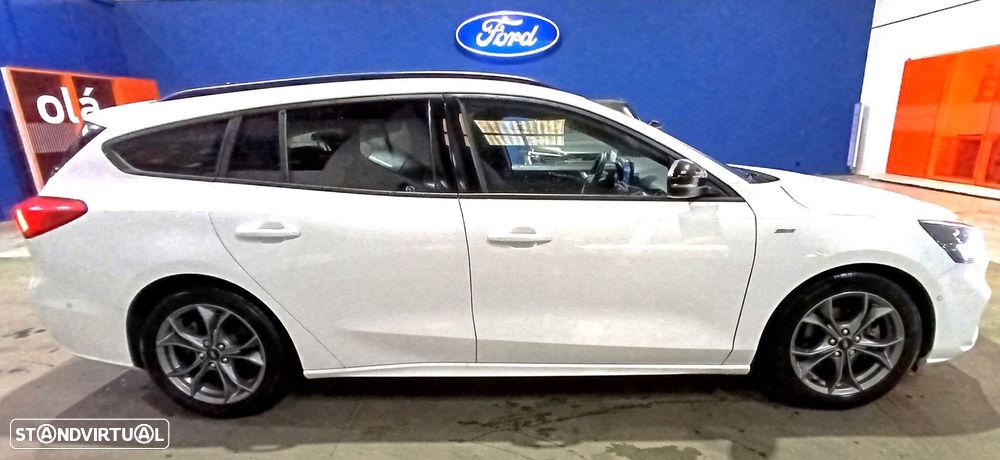 Ford Focus 1.0 EcoBoost MHEV ST-Line - 1