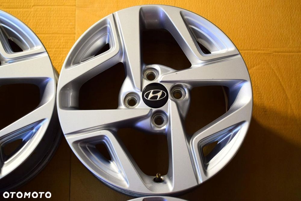 HYUNDAI 15 i10 i20 Nowy Model Oryginał - 3