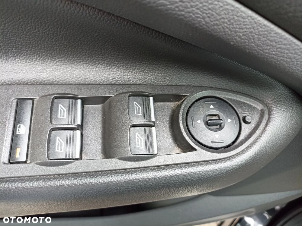 Ford Kuga 2.0 TDCi 2x4 Titanium - 32