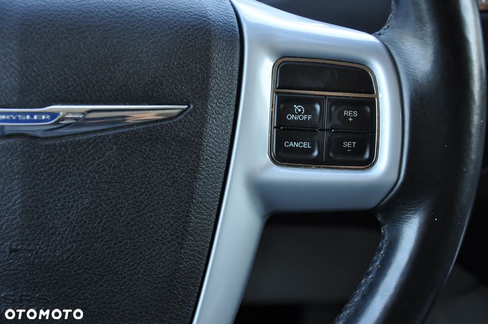 Chrysler Town & Country 3.6 Touring - 15