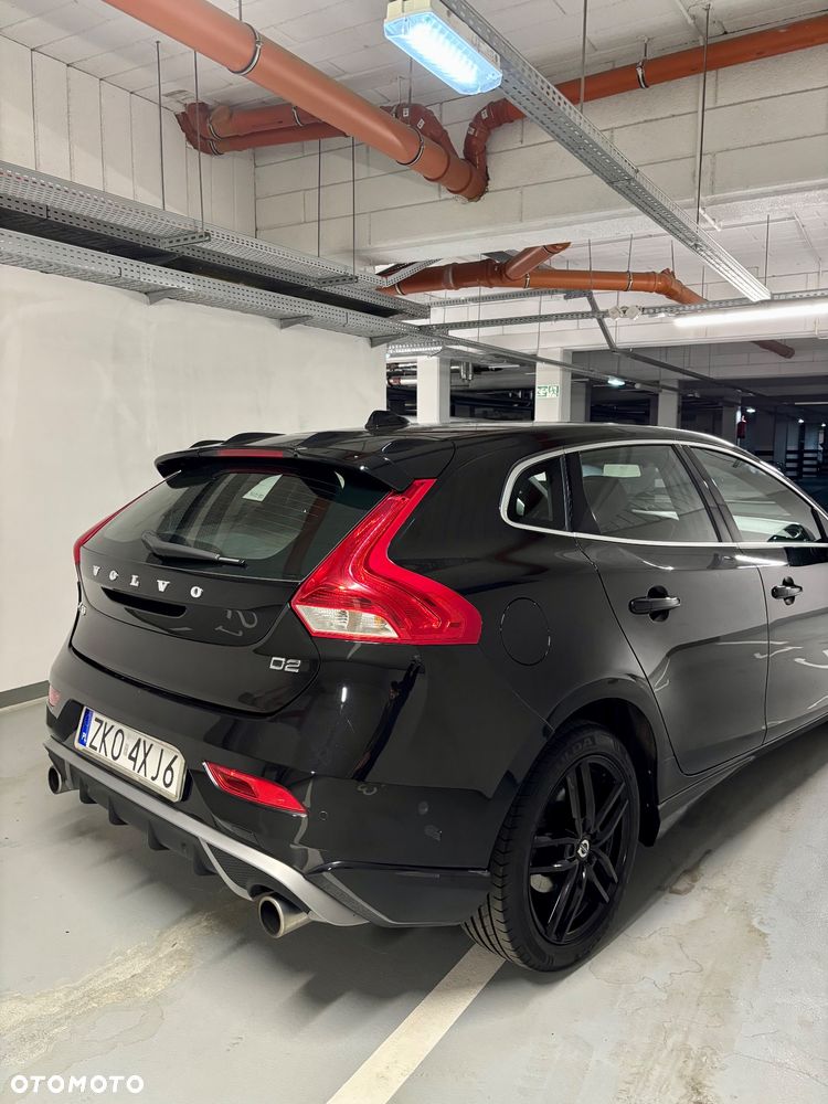 Volvo V40 D2 Drive-E R-Design Momentum - 5