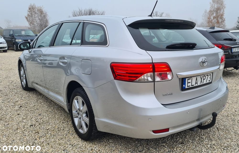 Toyota Avensis - 29